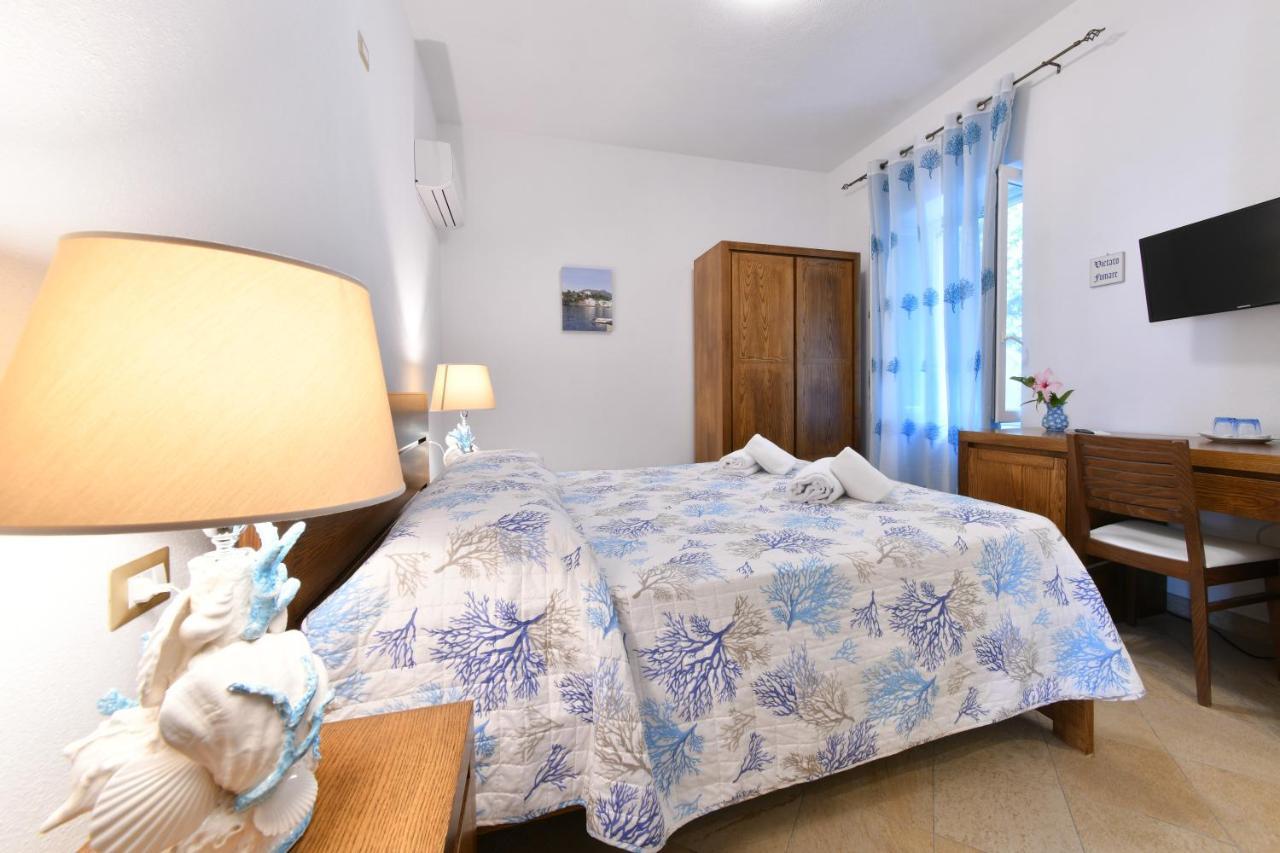 Relais Maison De Charles Bed & Breakfast Ischia Bagian luar foto