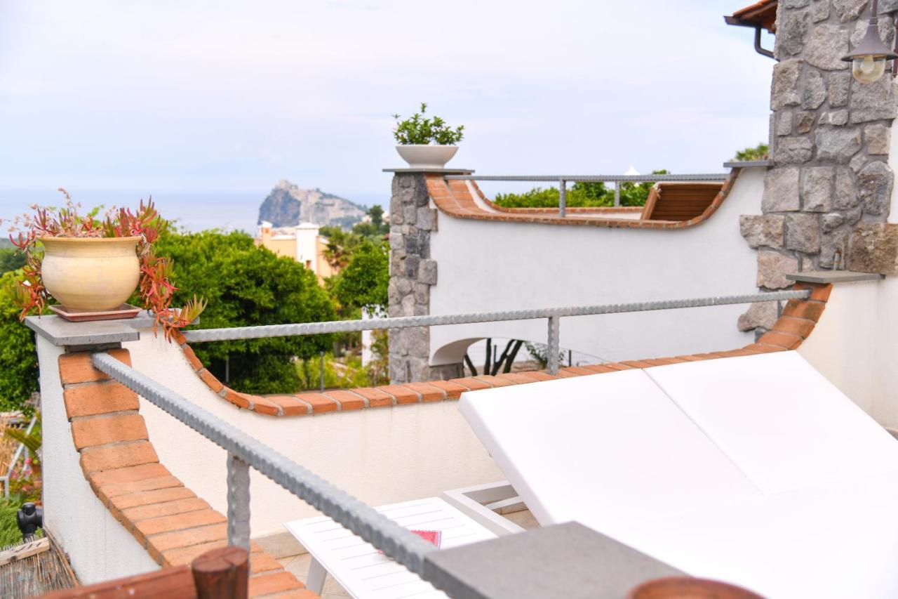 Relais Maison De Charles Bed & Breakfast Ischia Bagian luar foto