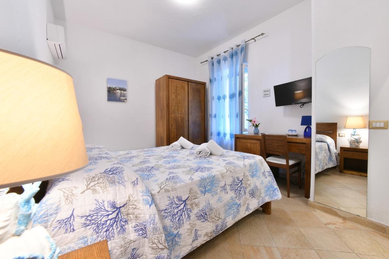 Relais Maison De Charles Bed & Breakfast Ischia Bagian luar foto