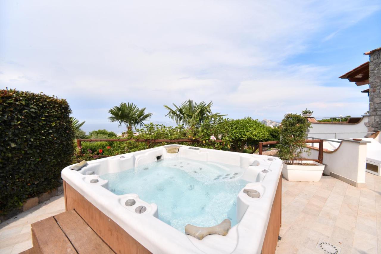 Relais Maison De Charles Bed & Breakfast Ischia Bagian luar foto