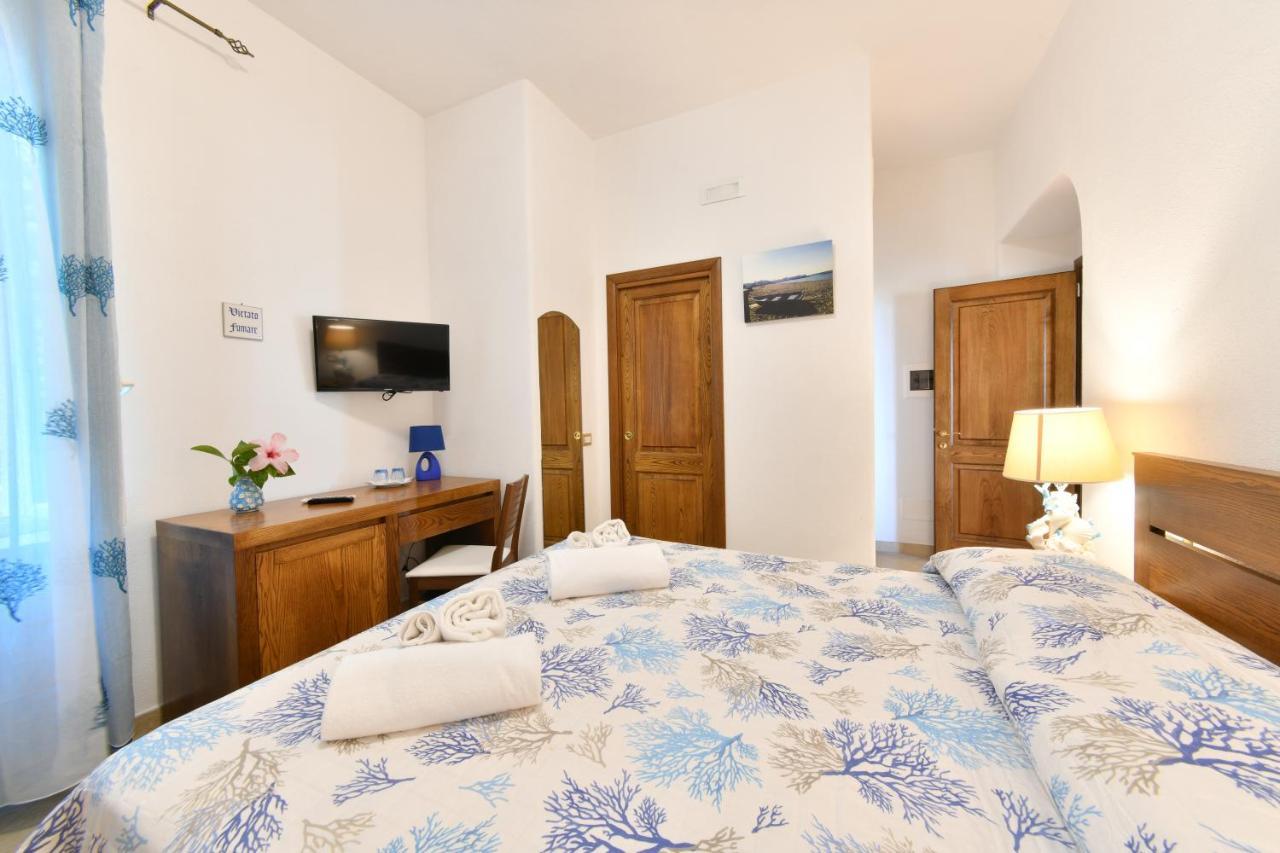 Relais Maison De Charles Bed & Breakfast Ischia Bagian luar foto