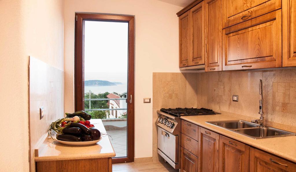 Relais Maison De Charles Bed & Breakfast Ischia Bagian luar foto